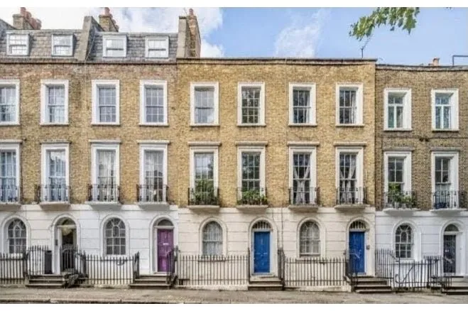 2 bed house for sale — Swinton Street, London