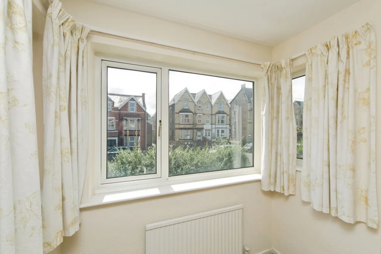 Mostyn Road, Colwyn Bay, LL29, photo 10