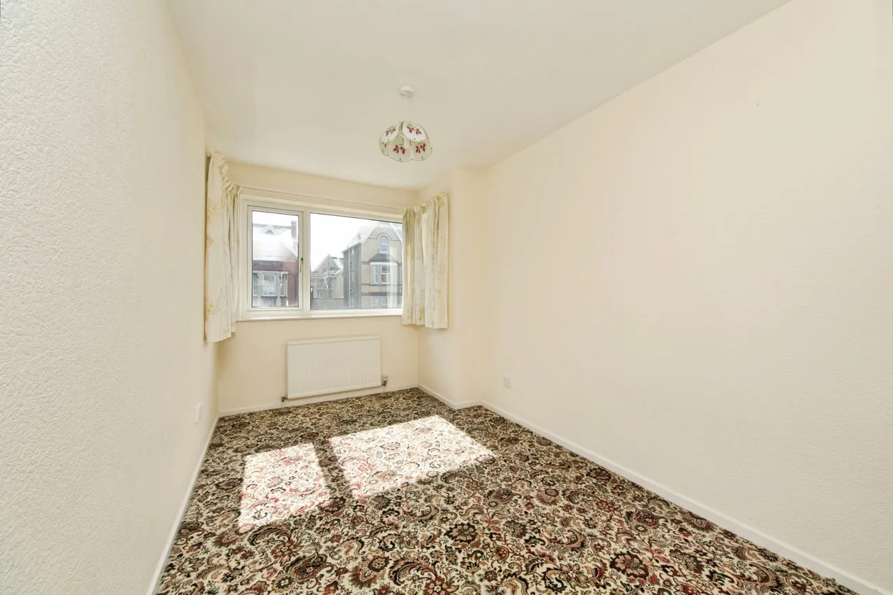 Mostyn Road, Colwyn Bay, LL29, photo 9