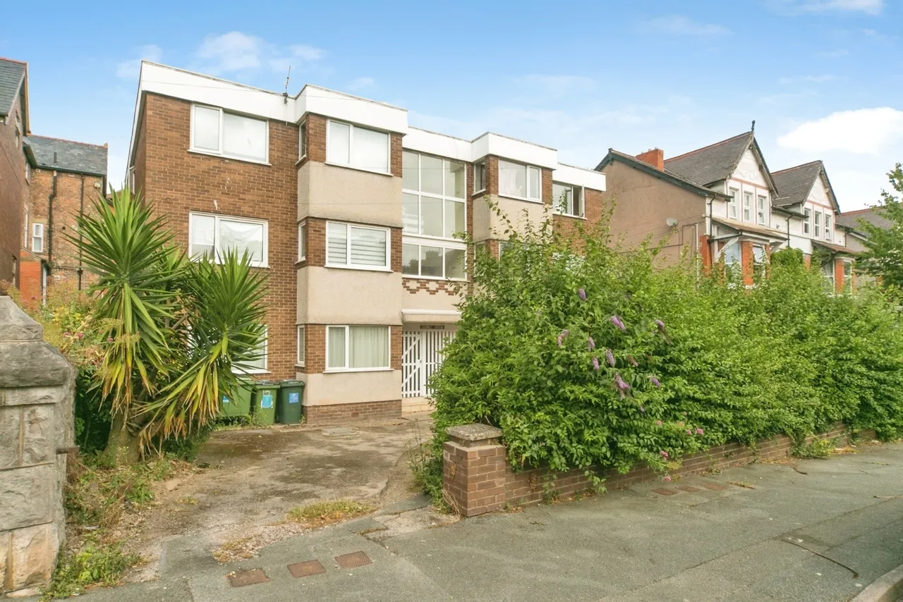 2 bed flat for sale, Mostyn Road, Colwyn Bay, LL29