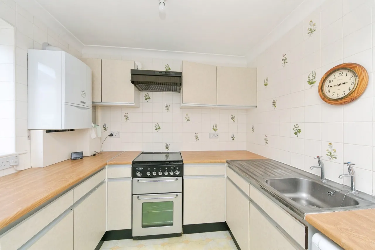 Mostyn Road, Colwyn Bay, LL29, photo 3
