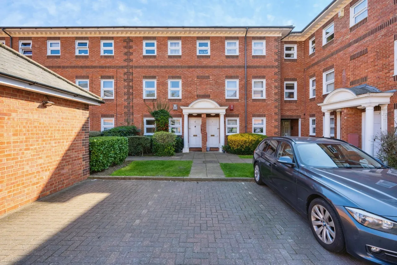 2 bed flat for sale, Ashburnham Road, Bedford, MK40