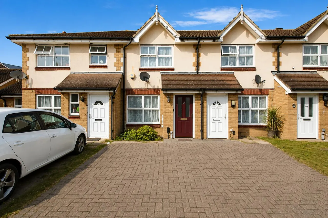 Ware Point Drive, London, SE28, photo 2