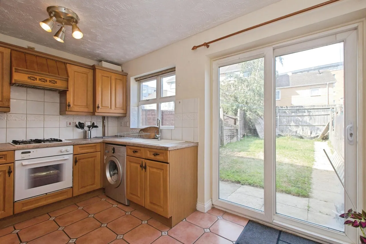 Ware Point Drive, London, SE28, photo 8