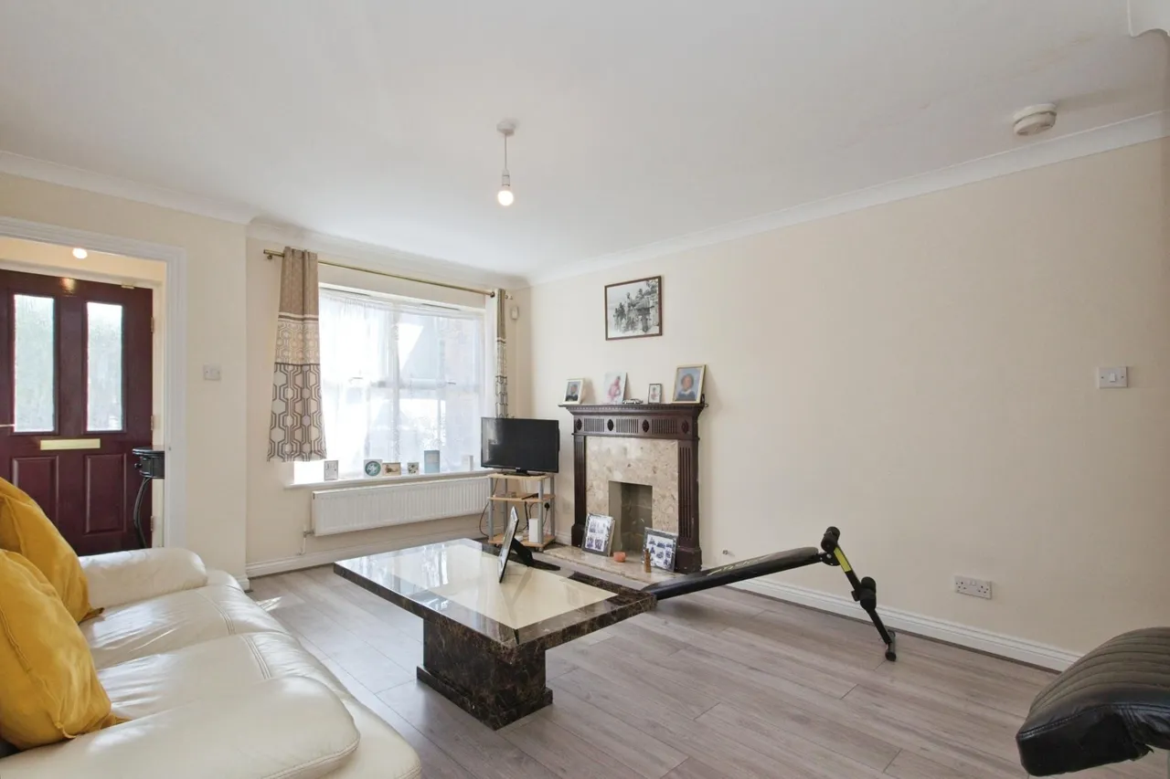 Ware Point Drive, London, SE28, photo 6