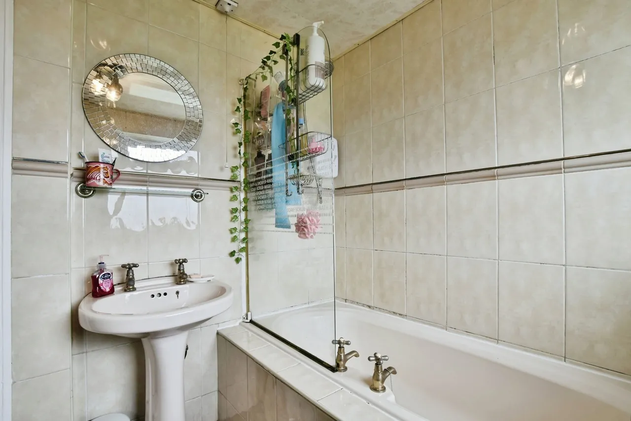 Stanley Drive, Timperley, Altrincham, WA15, photo 13