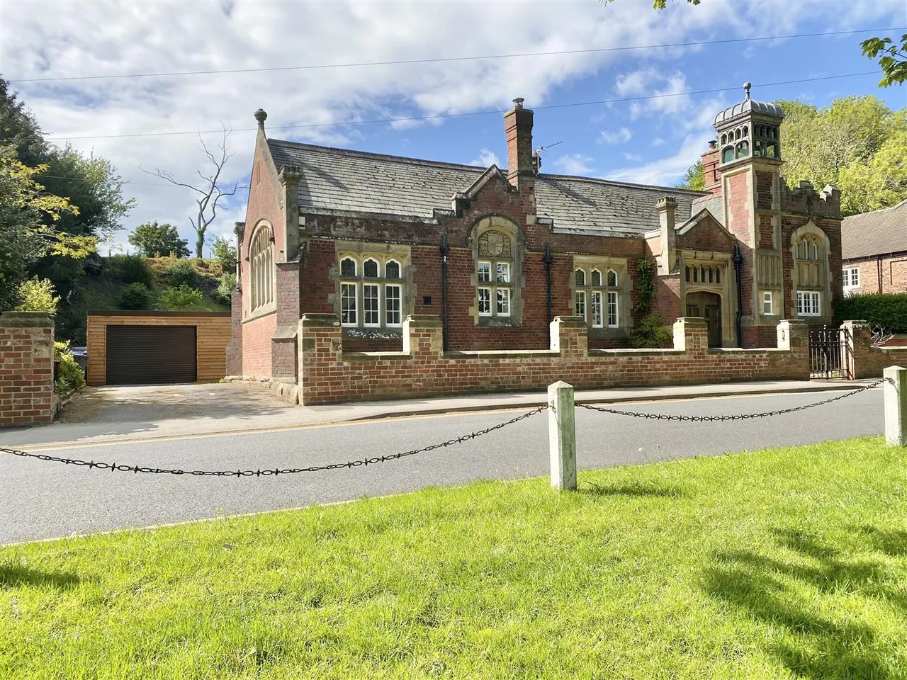 4 bed house for sale, The Old Grammar School, Wycar