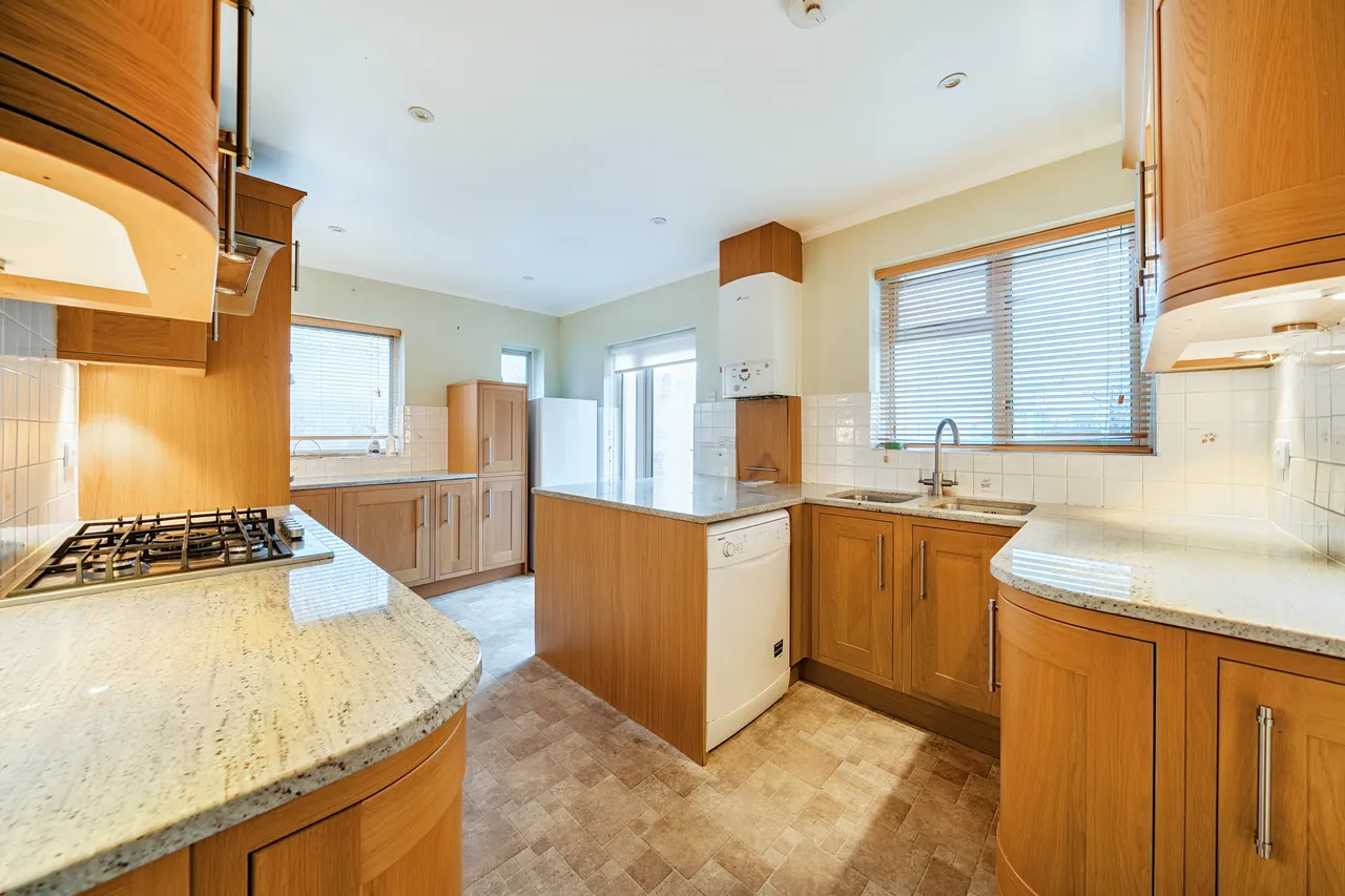 The Woodlands, Esher, KT10, photo 4