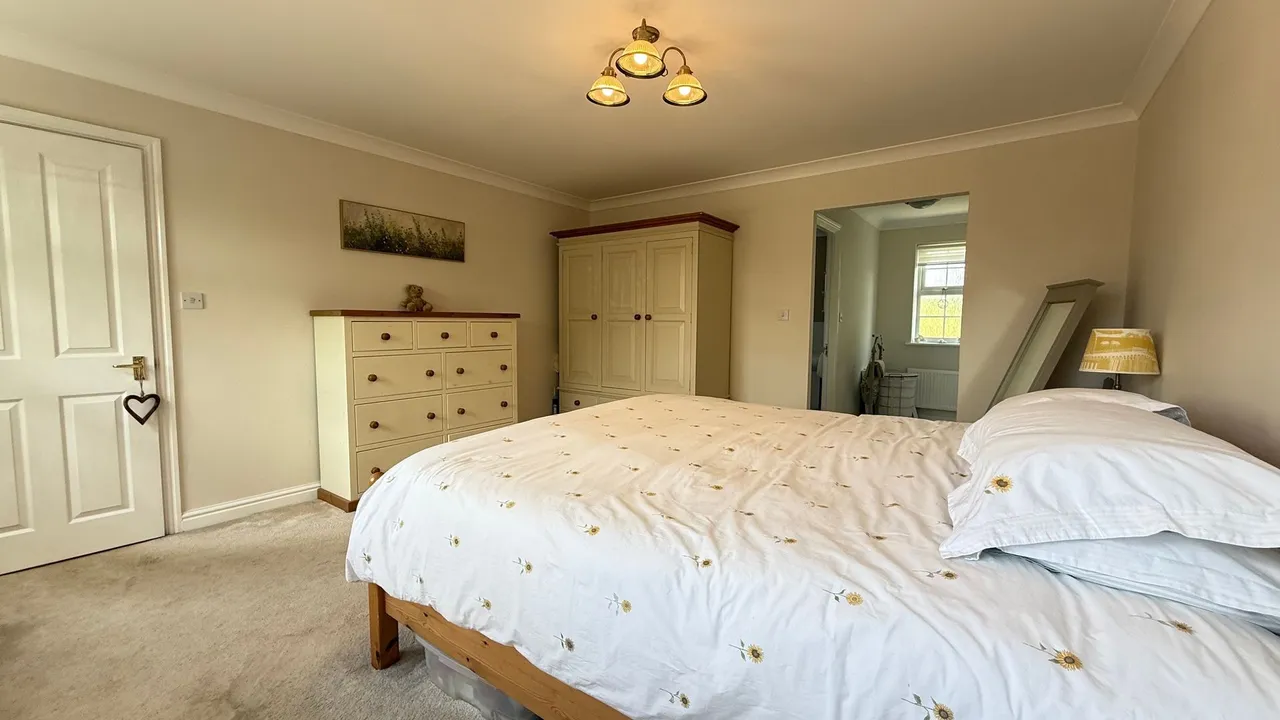 Barn Owl Close, Corby Glen, NG33, photo 12