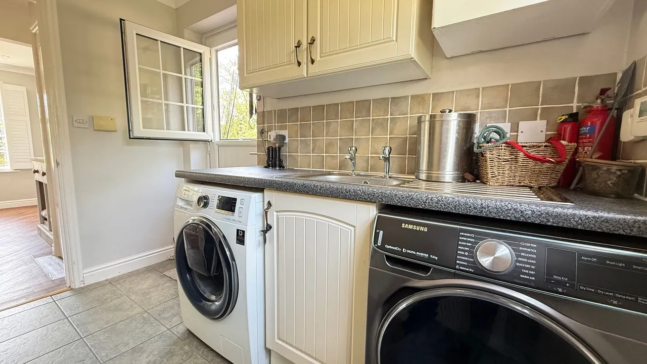 Barn Owl Close, Corby Glen, NG33, photo 9