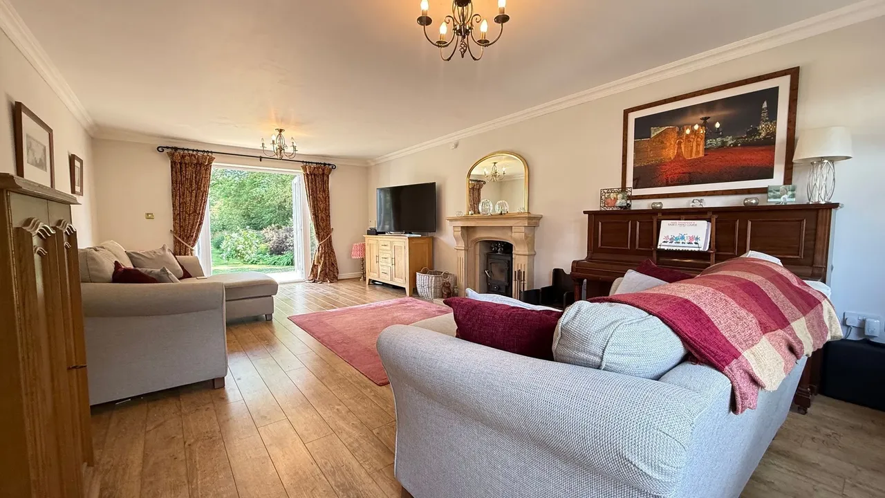 Barn Owl Close, Corby Glen, NG33, photo 5