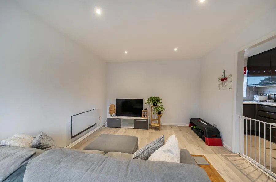 Juniper, Bracknell, RG12, photo 11