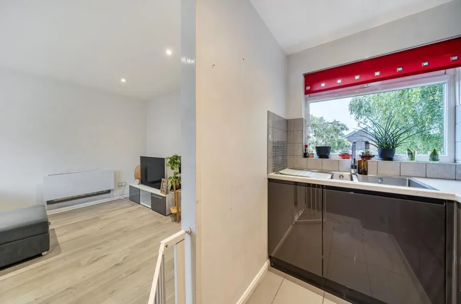 Juniper, Bracknell, RG12, photo 7