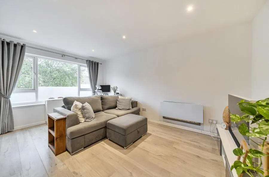 Juniper, Bracknell, RG12, photo 5