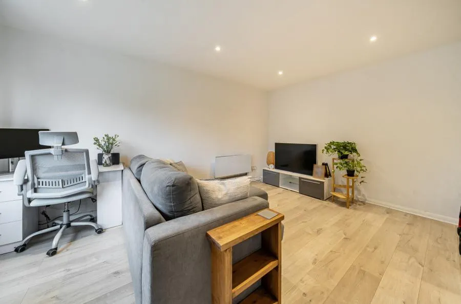 Juniper, Bracknell, RG12, photo 6