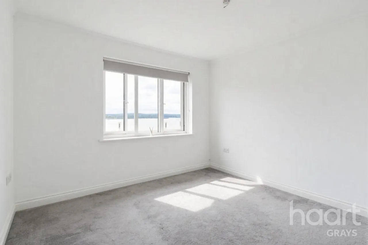 Worthing Close, RM17, photo 11