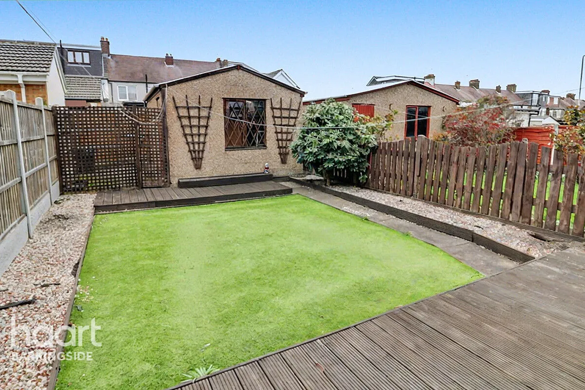 Headley Drive, Gants Hill, IG2, photo 21