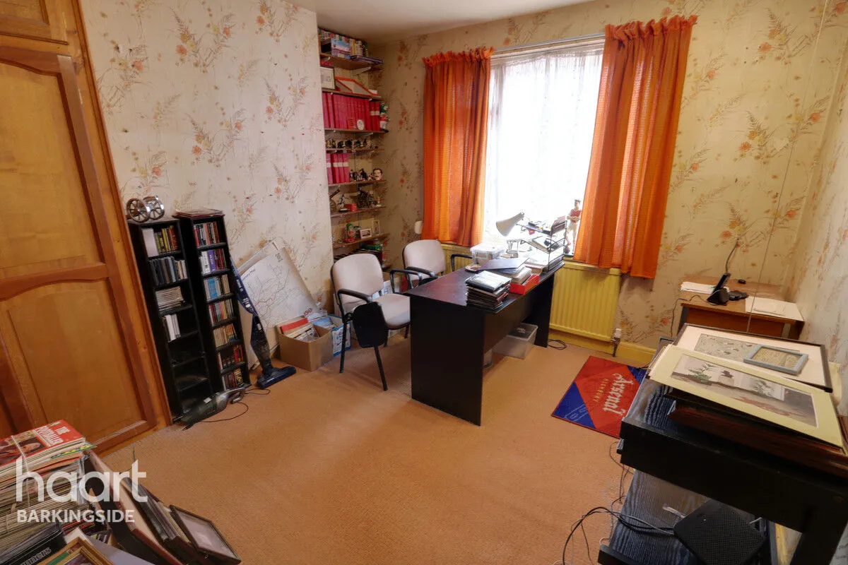 Headley Drive, Gants Hill, IG2, photo 16