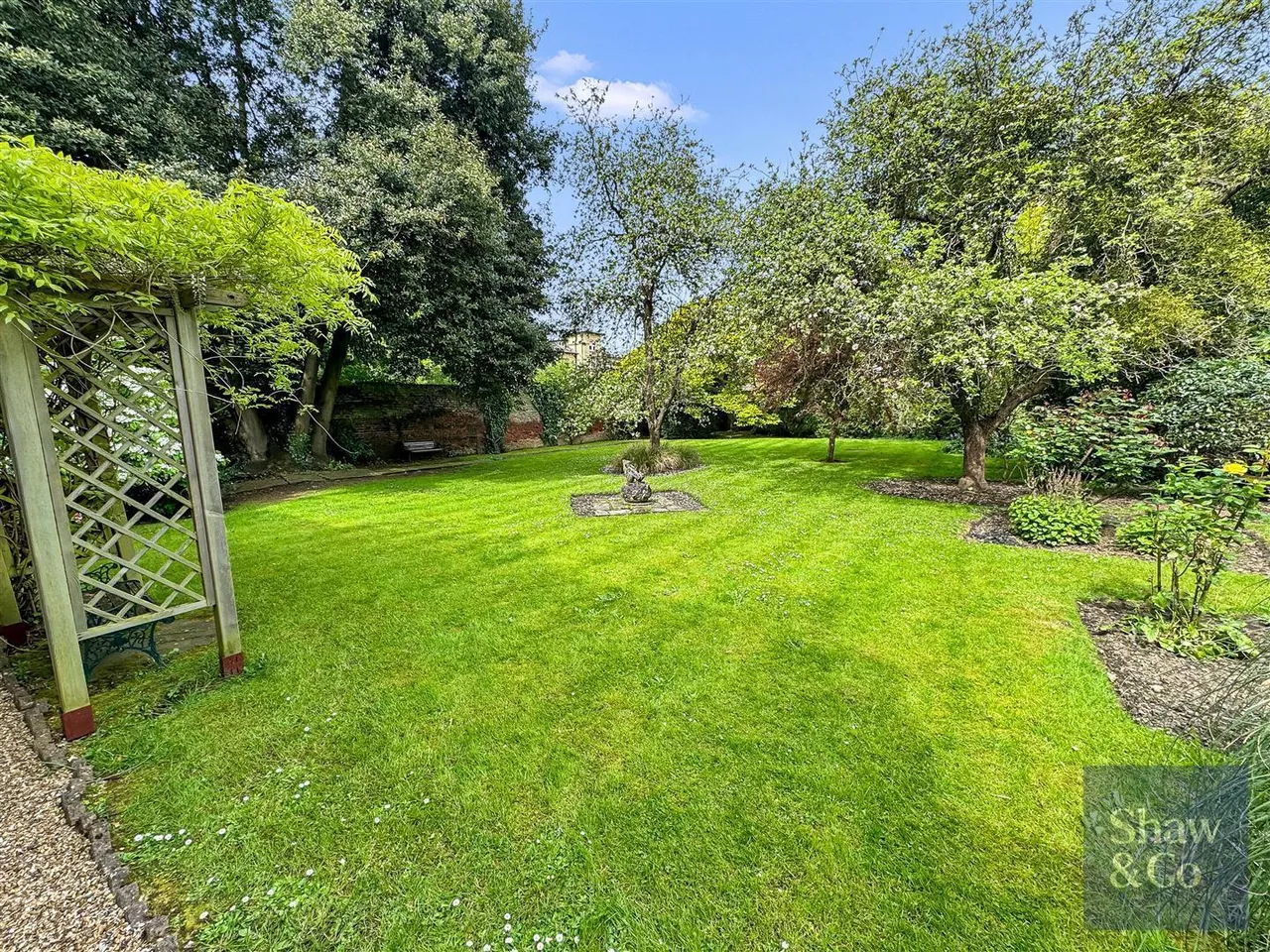Castle Way, Feltham, photo 10