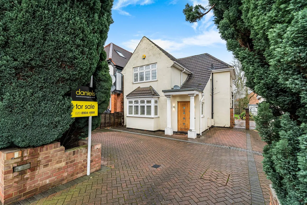 3 bed house for sale, Harrow Road, Wembley, HA0
