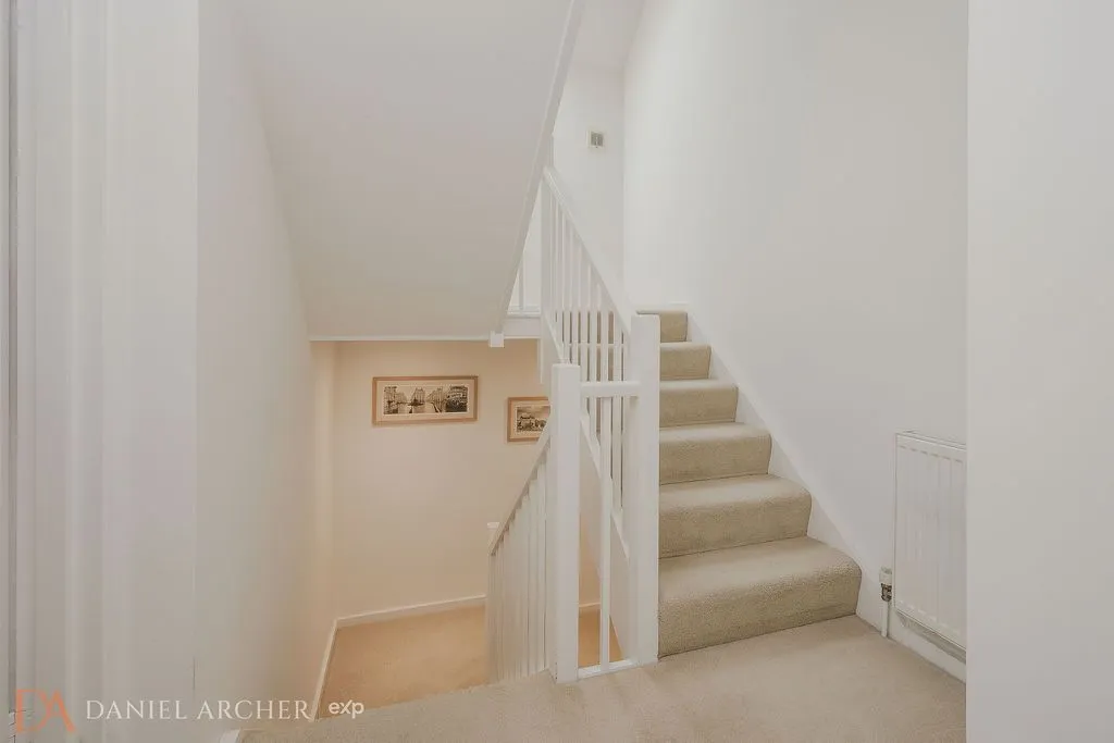 Laurel Road, West Wimbledon, SW20, photo 14