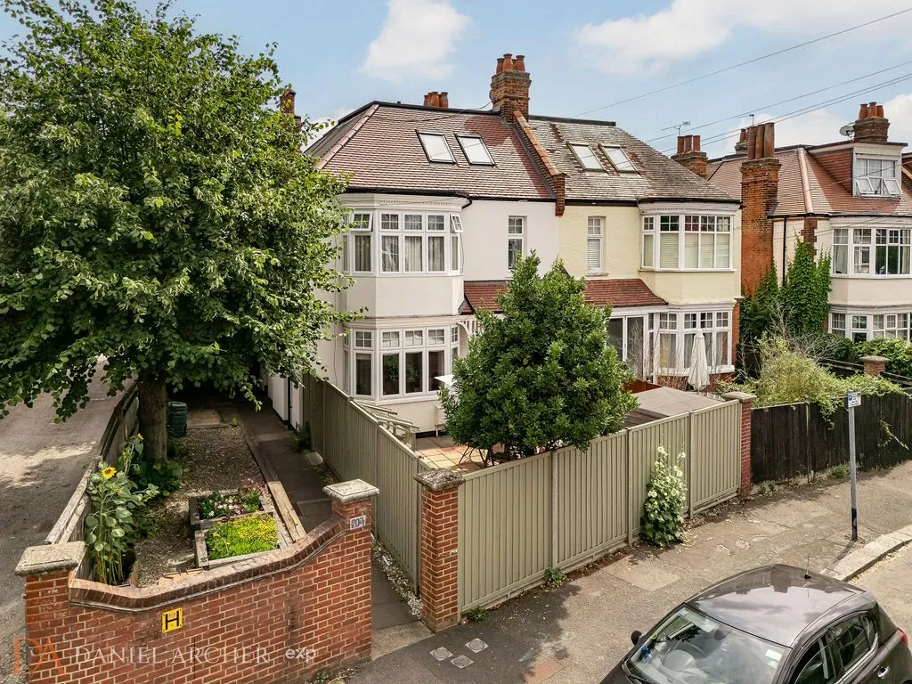 Laurel Road, West Wimbledon, SW20, photo 27
