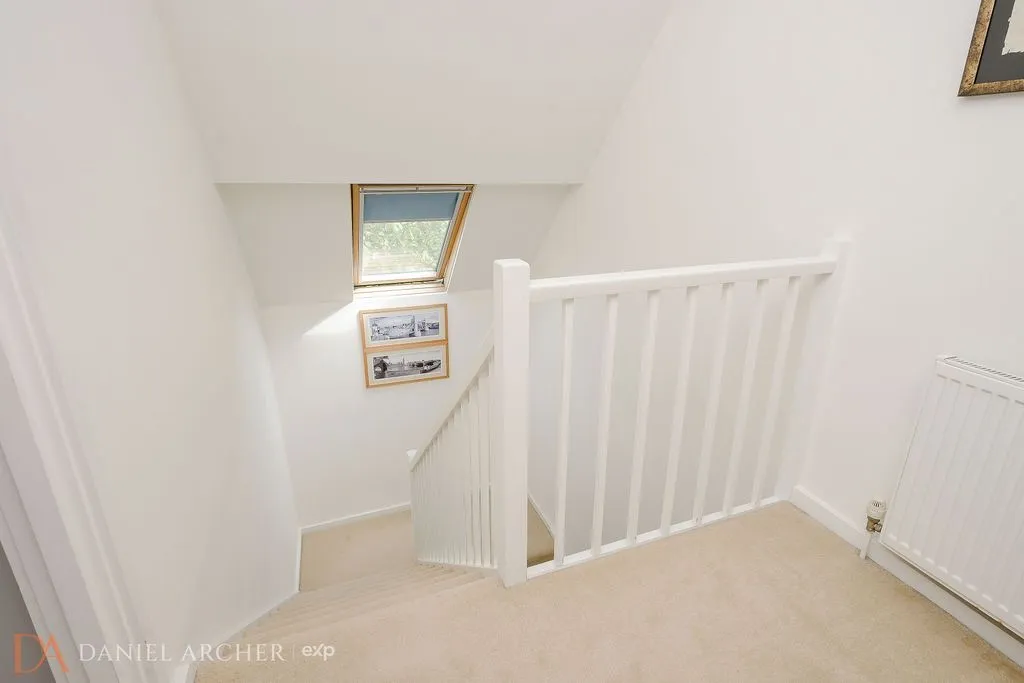 Laurel Road, West Wimbledon, SW20, photo 17
