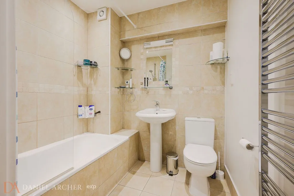 Laurel Road, West Wimbledon, SW20, photo 15