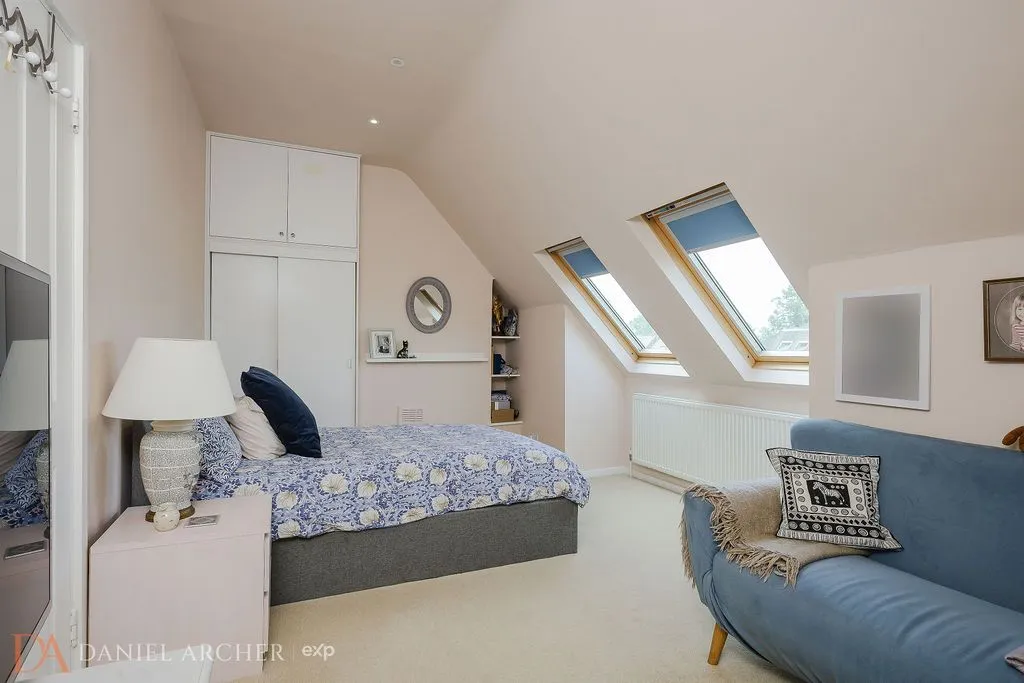 Laurel Road, West Wimbledon, SW20, photo 18