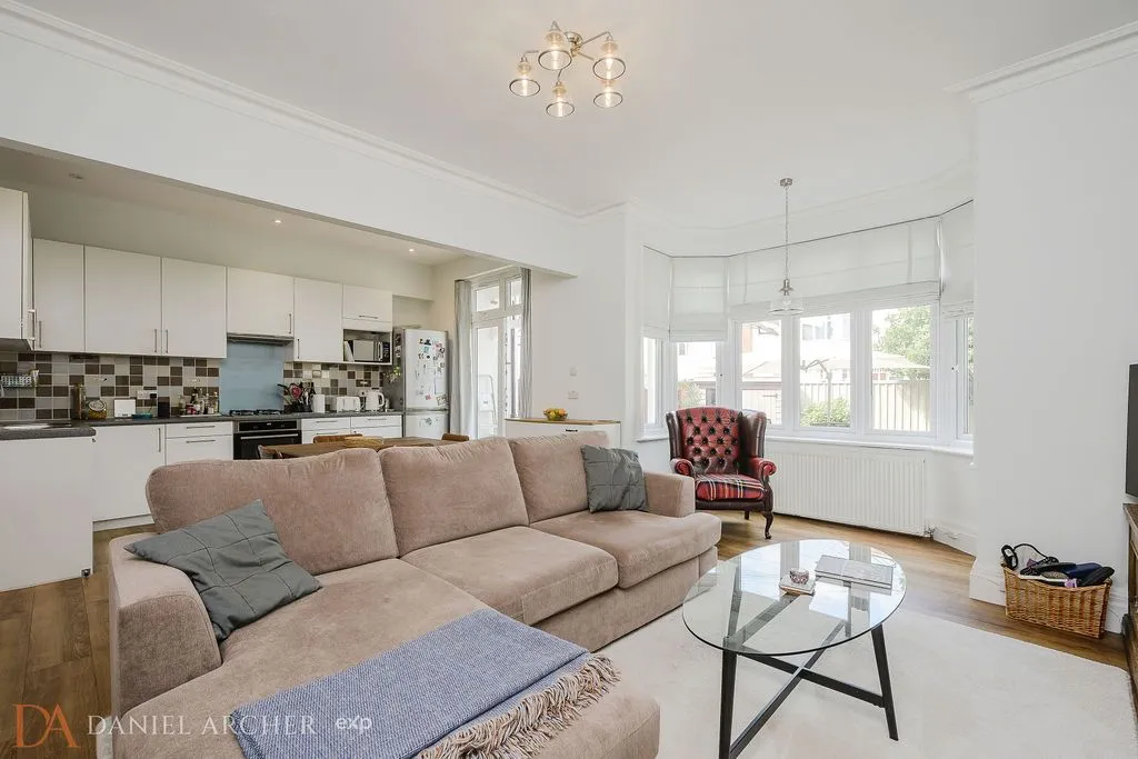 Laurel Road, West Wimbledon, SW20, photo 13