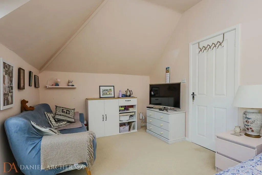 Laurel Road, West Wimbledon, SW20, photo 20