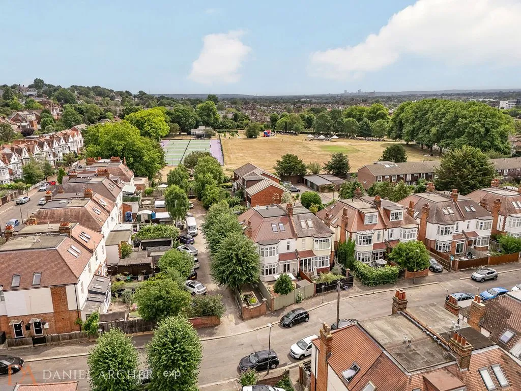 Laurel Road, West Wimbledon, SW20, photo 8