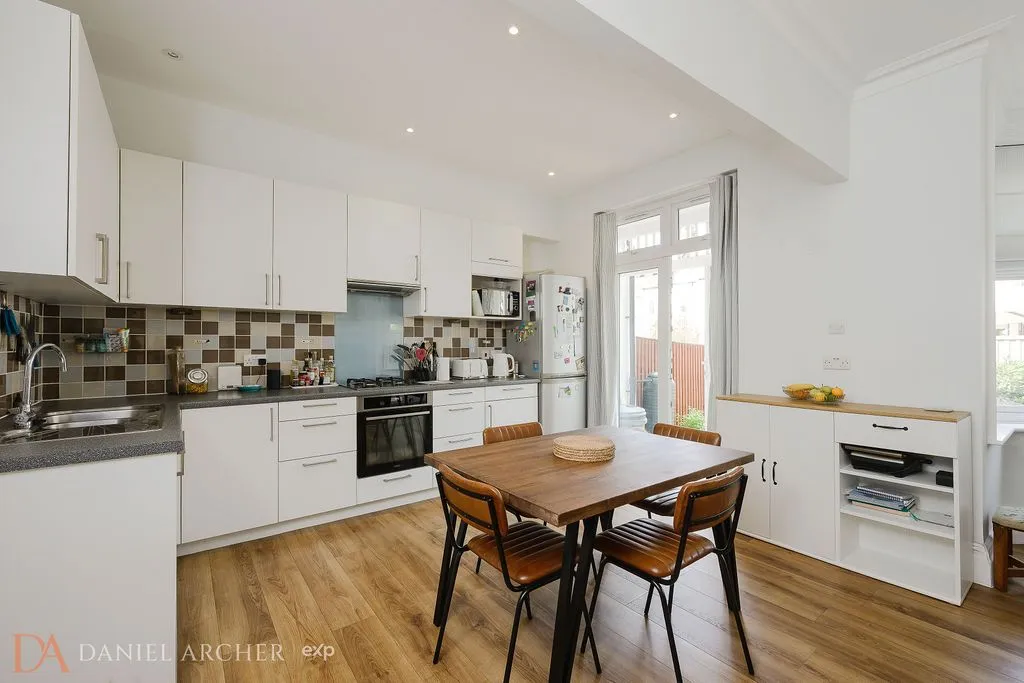 Laurel Road, West Wimbledon, SW20, photo 4