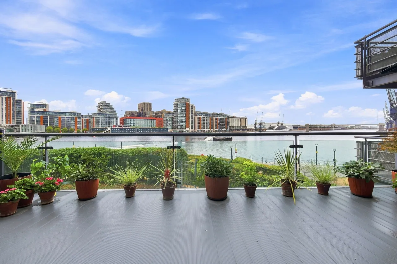 Western Beach Apartments, London, E16, photo 4