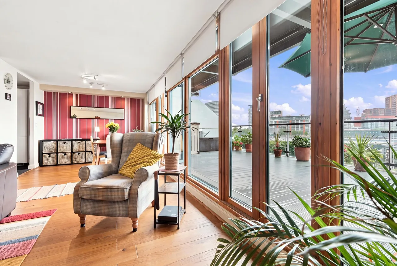 Western Beach Apartments, London, E16, photo 3