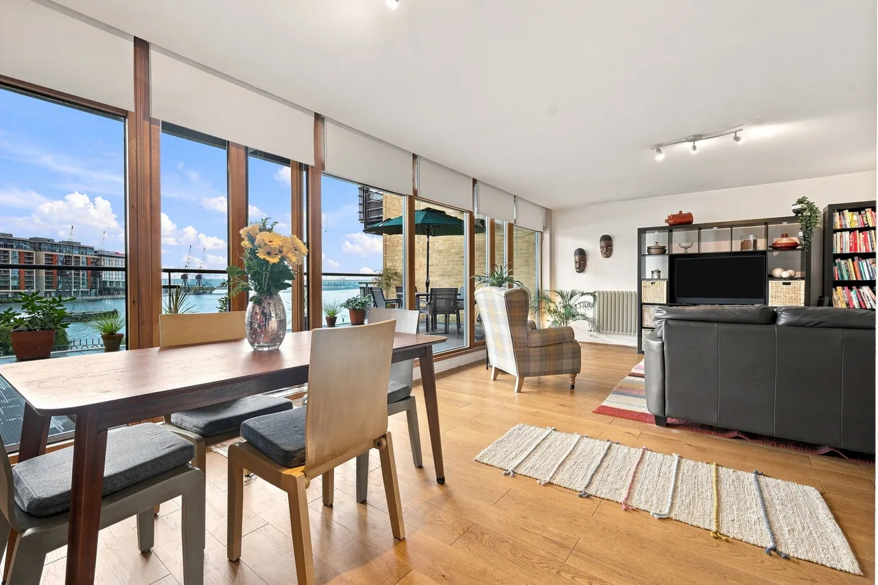 Western Beach Apartments, London, E16, photo 2