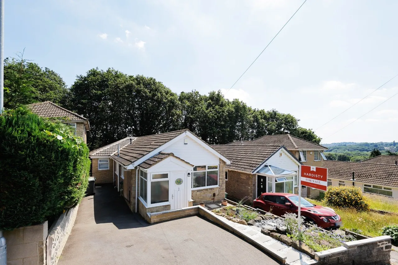 3 bed house for sale, Woodhall Drive, Kirkstall, LS5
