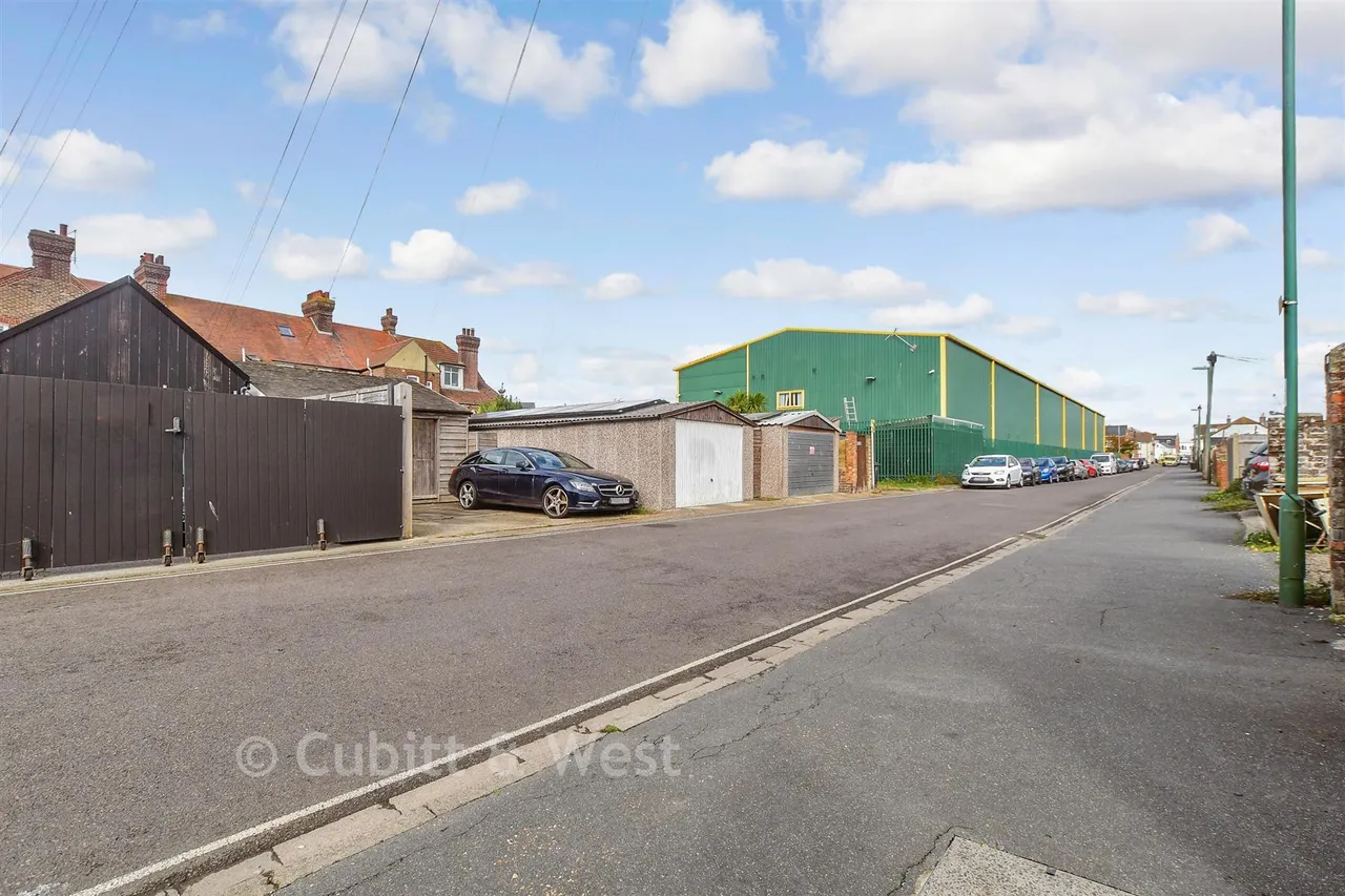 Bayford Road, Littlehampton, BN17, photo 2