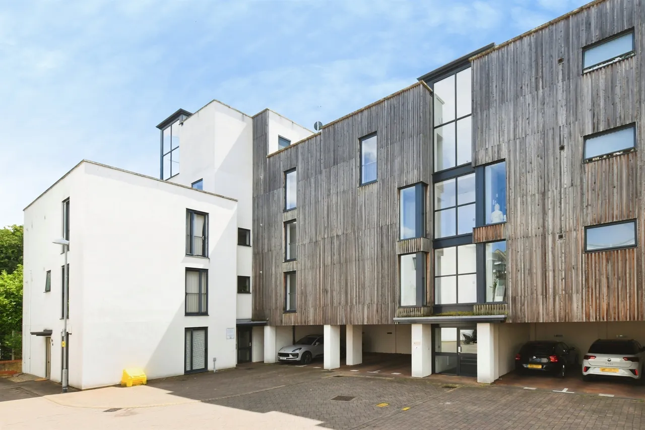 1 bed flat for sale — Hardy Close, Chelmsford