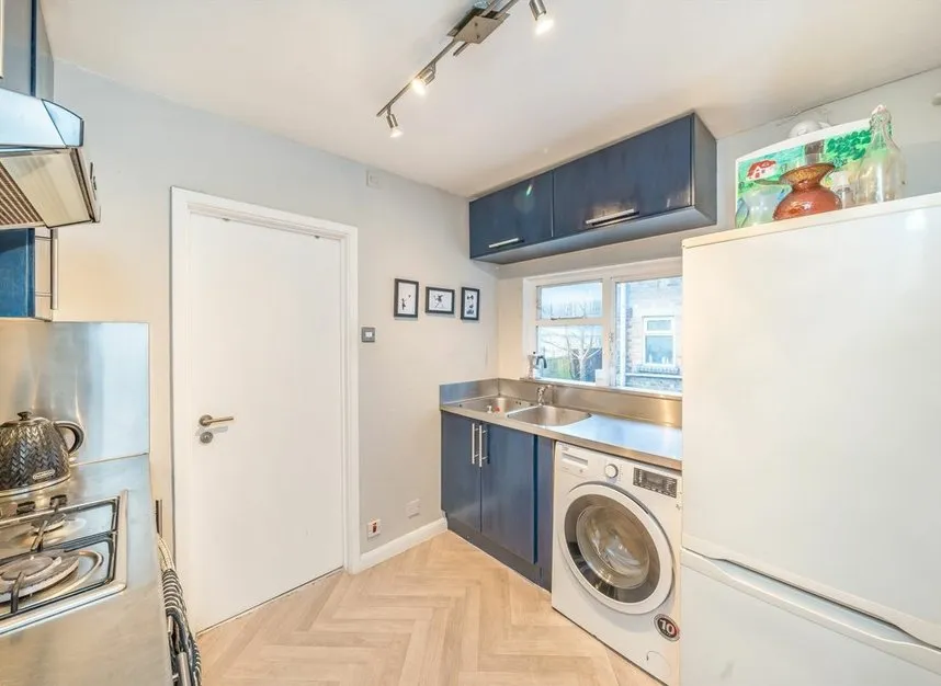 Garratt Lane, Tooting, SW17, photo 6