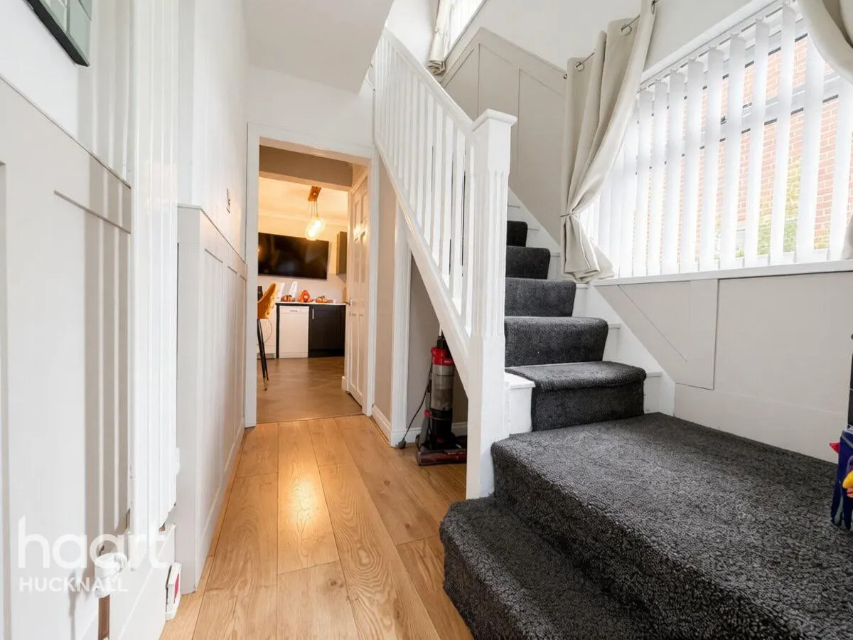 Shaw Crescent, Nottingham, NG15, photo 2