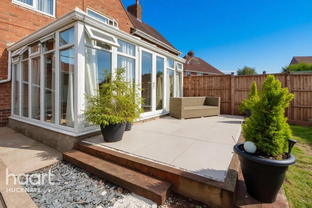 Shaw Crescent, Nottingham, NG15, photo 18