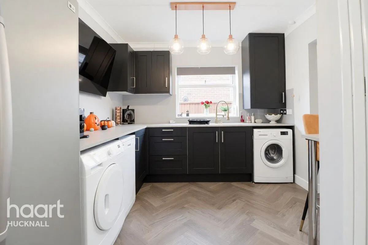 Shaw Crescent, Nottingham, NG15, photo 7