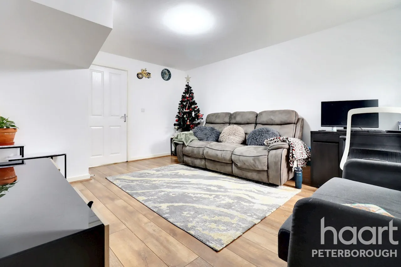 Mollis Close, Peterborough, PE2, photo 2