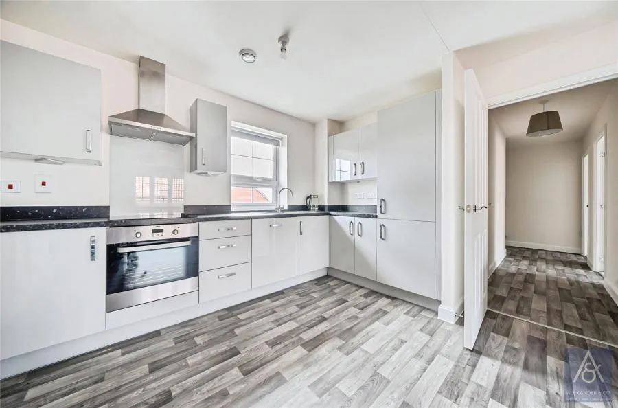 Kings Sutton Square, Buckingham, MK18, photo 4