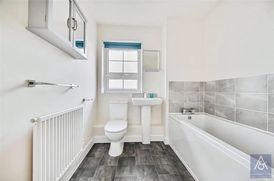 Kings Sutton Square, Buckingham, MK18, photo 14