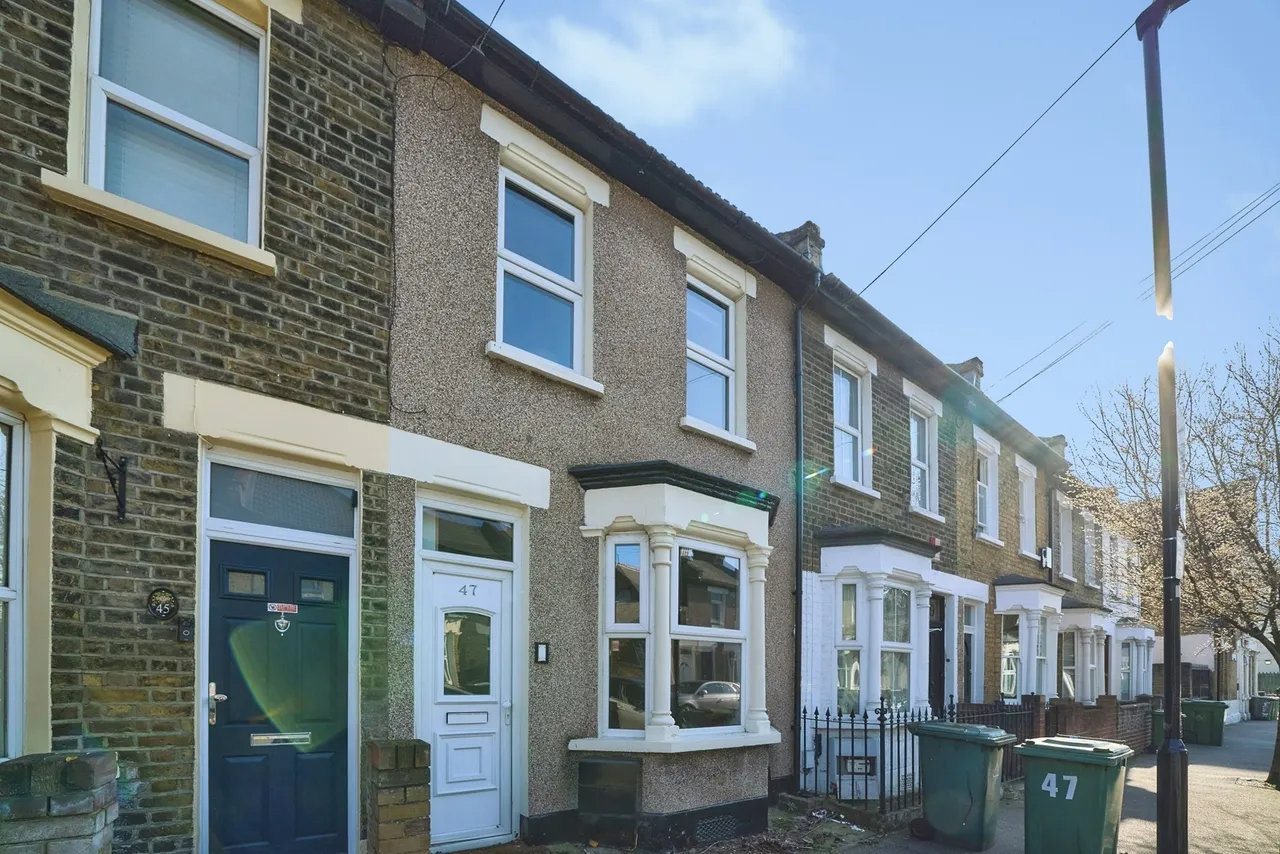 2 bed house for sale — Widdin Street, London, E15