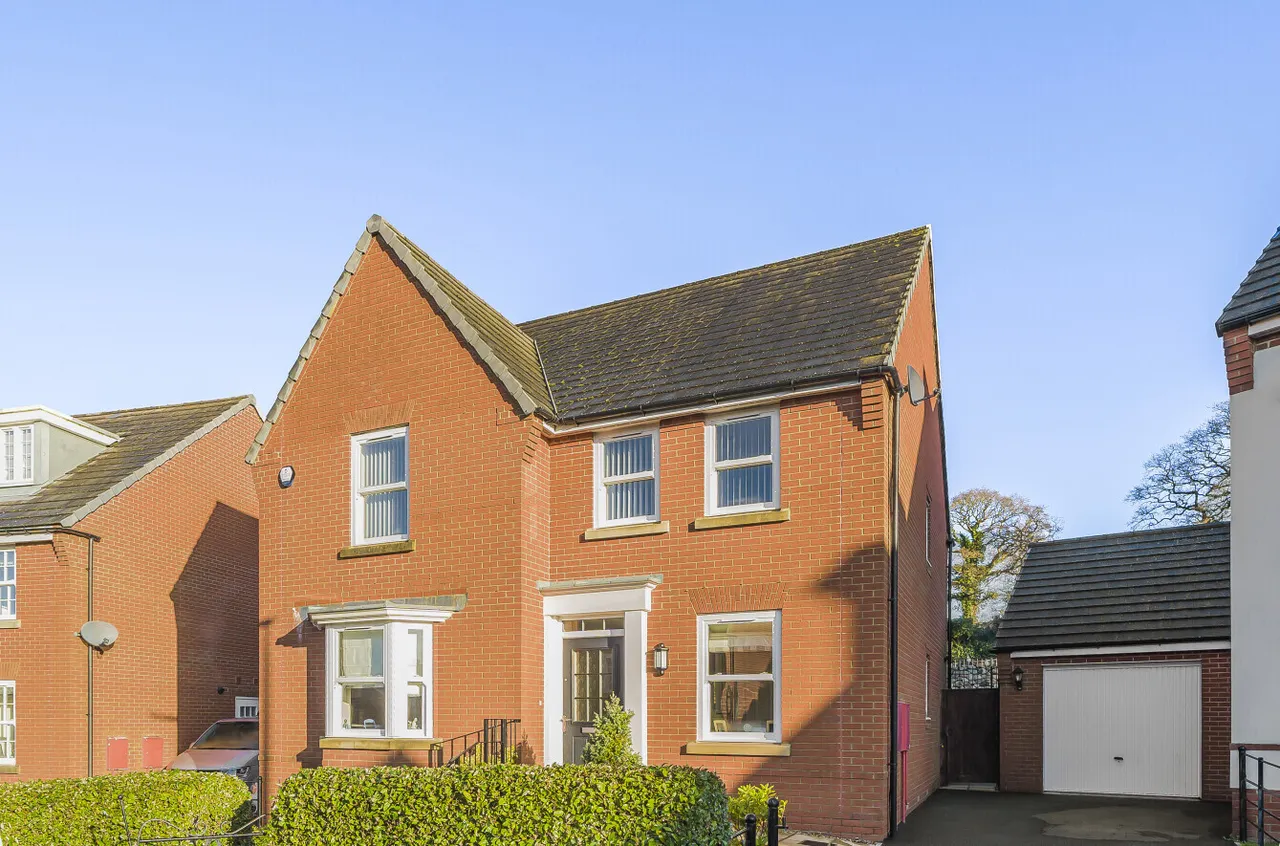 4 bed property for sale — Beacon Drive, Highweek, Devon, TQ12