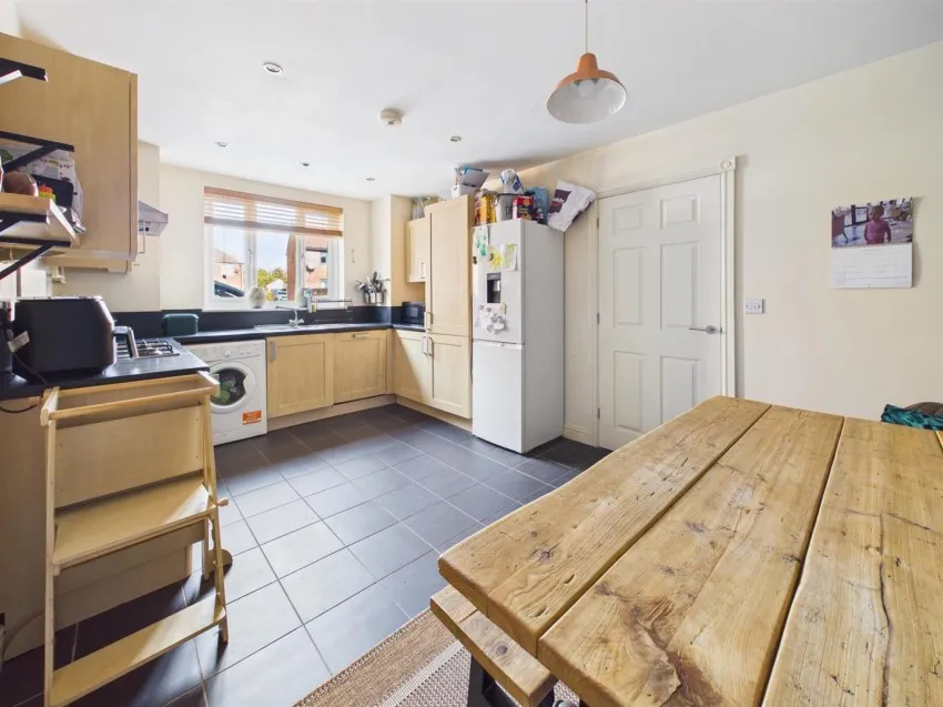 Gauntlet Road, Brockworth, photo 6
