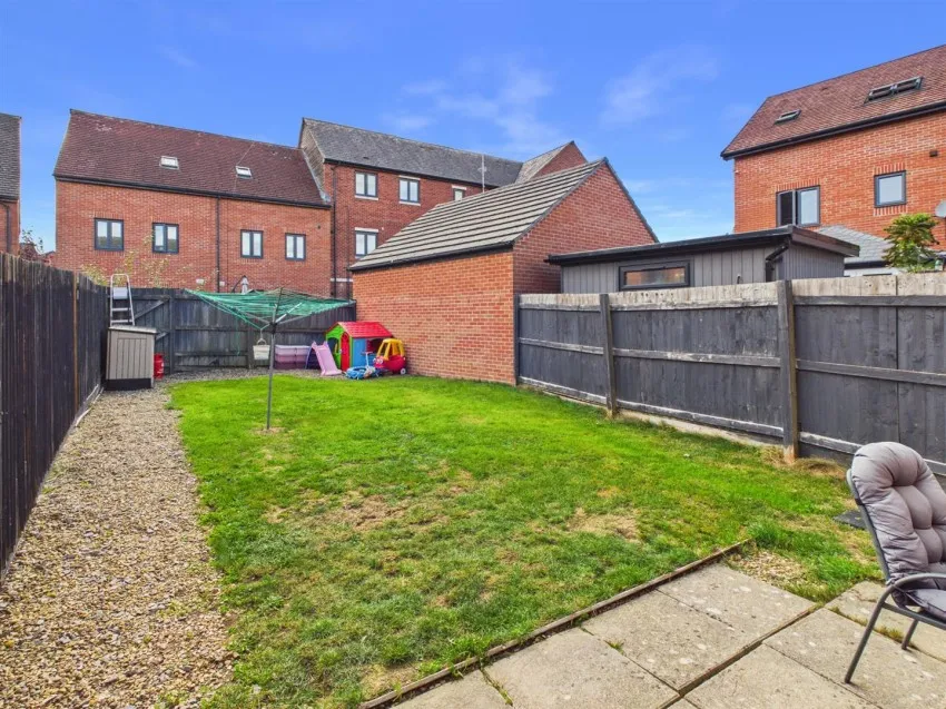 Gauntlet Road, Brockworth, photo 17